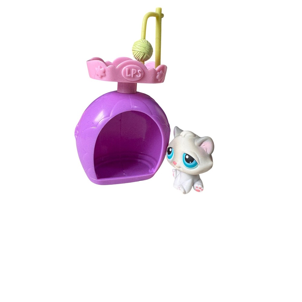 Littlest Pet Shop Persian Cat #53 White Grey Blue Eyes Purple Bed Accessory LPS